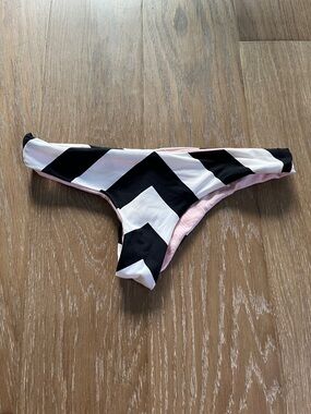 Rip Curl Women's Le Surf Reversible Hipster Bikini Bottom (small)